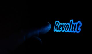 Revolut likwiduje lokalne konta. Koniec z przelewaniem Twojego wynagrodzenia na konto Revolut