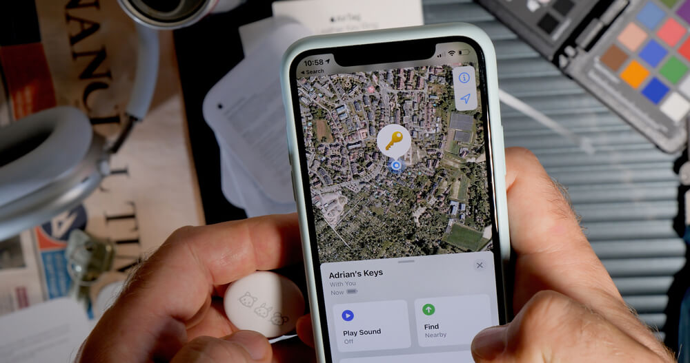 Widok AirTag na iPhonie
